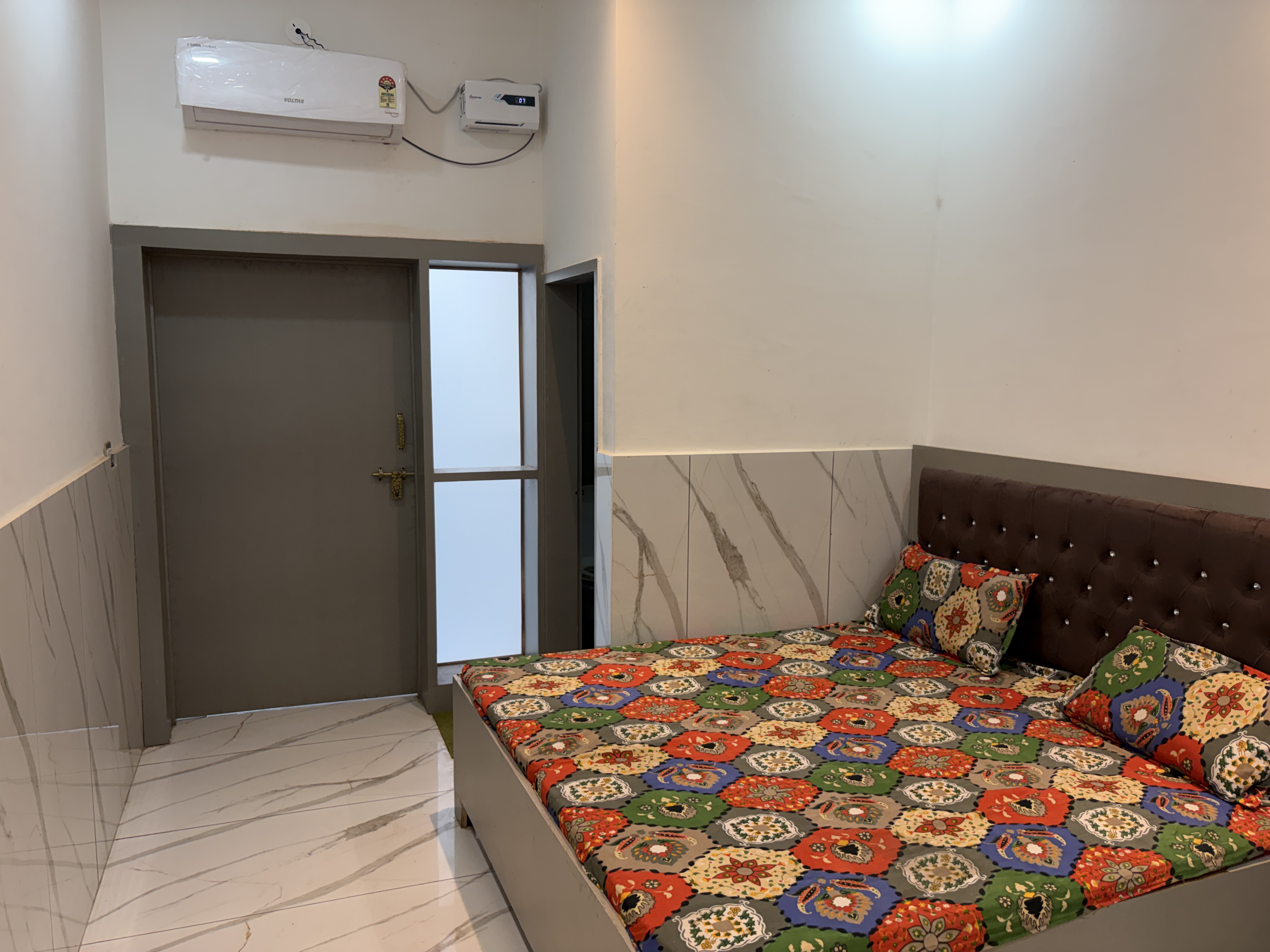 AC Room Paathak Complex