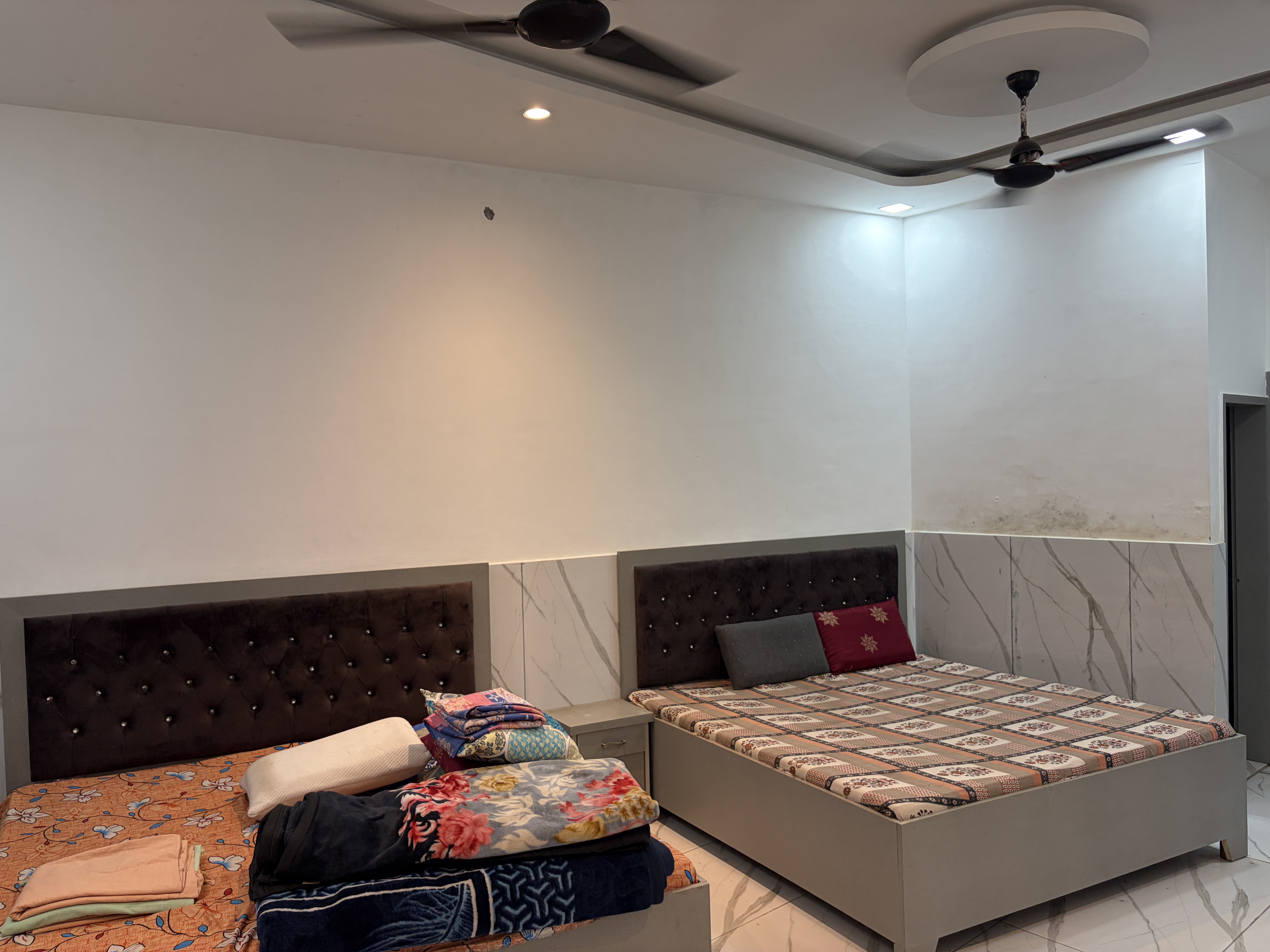 Non-AC Grand Room Paathak