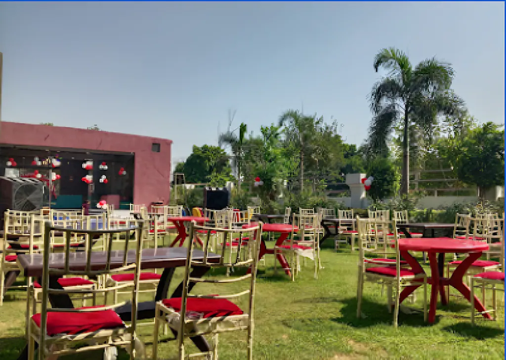 Hotel Raj Garden Entrance
