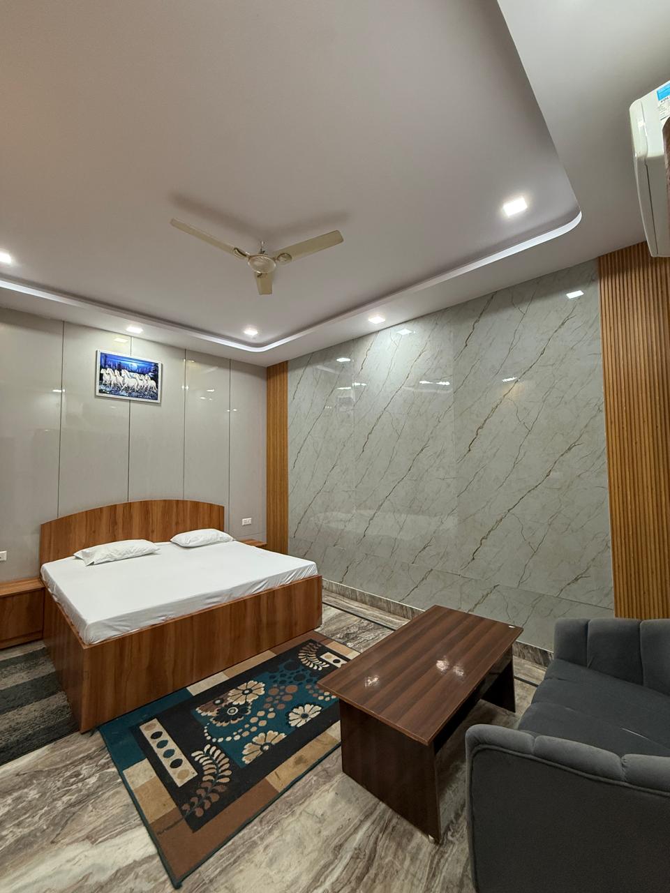 Hotel Raj Garden Standard Room