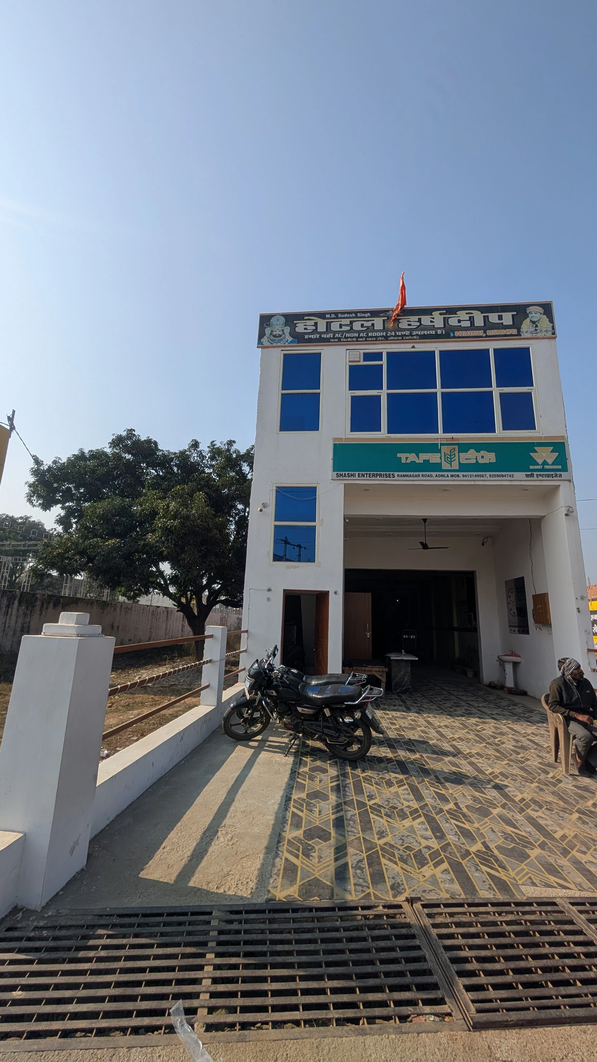 Hotel Harshdeep Exterior